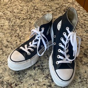 Chuck Taylor black platformed hightop convert size 5